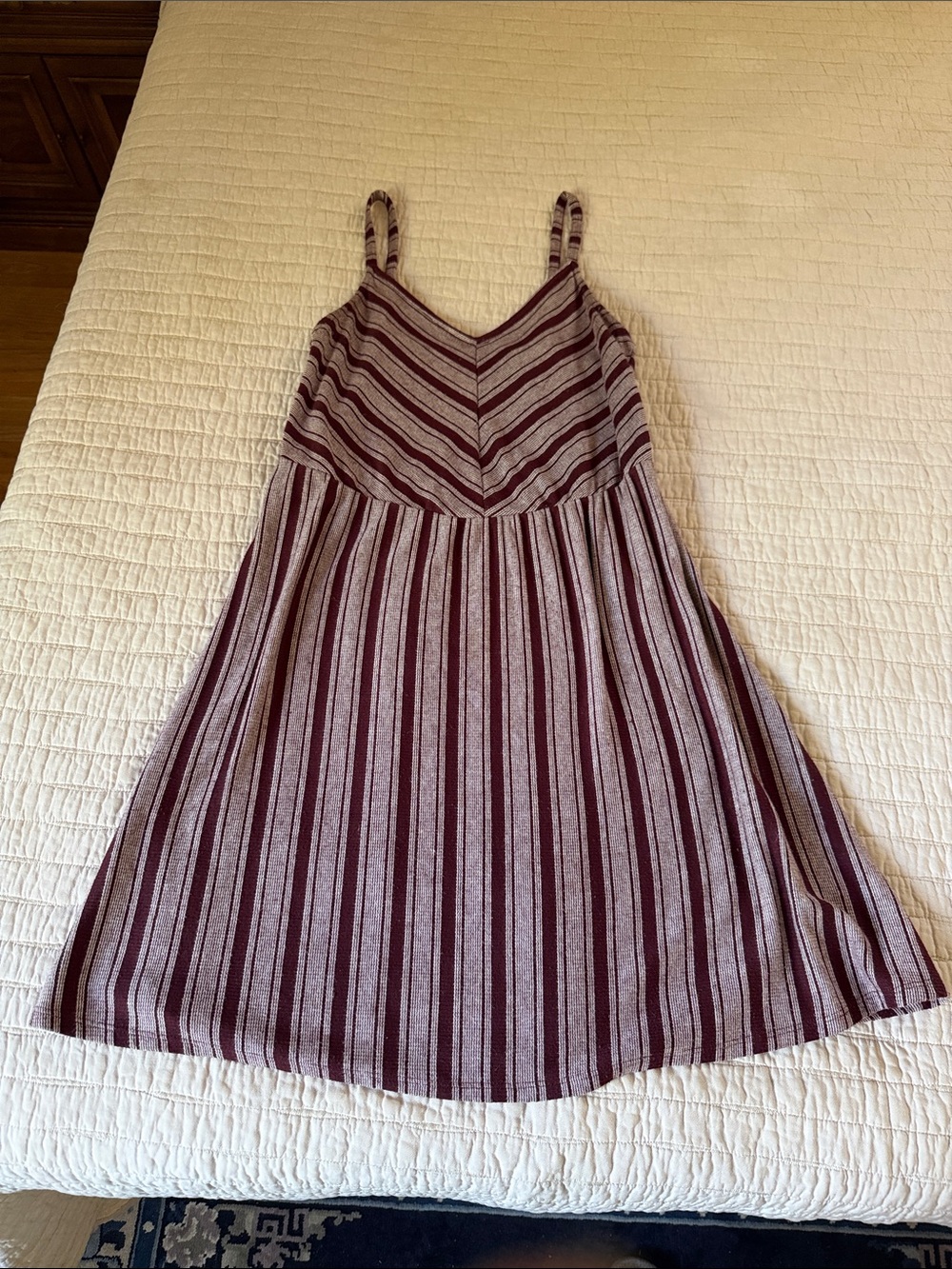 Universal Thread Maroon and Cream Heathered Top